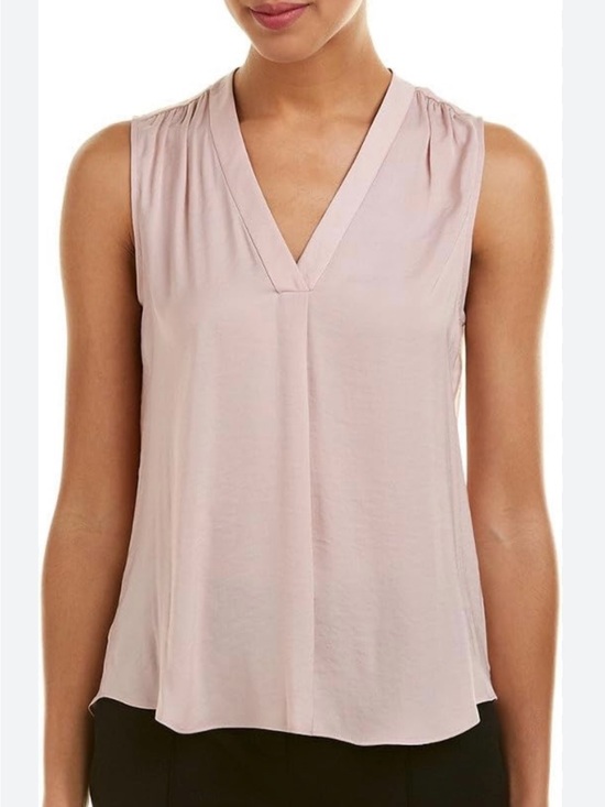 Vince Camuto Tops - Vince Camuto Blush V-Neck Sleeveless Camisole